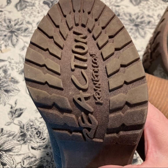 KENNETH COLE Reaction Sz 9 Fabric Leather 3.5” Stacked Heel Ankle  Booties - Picture 12 of 13